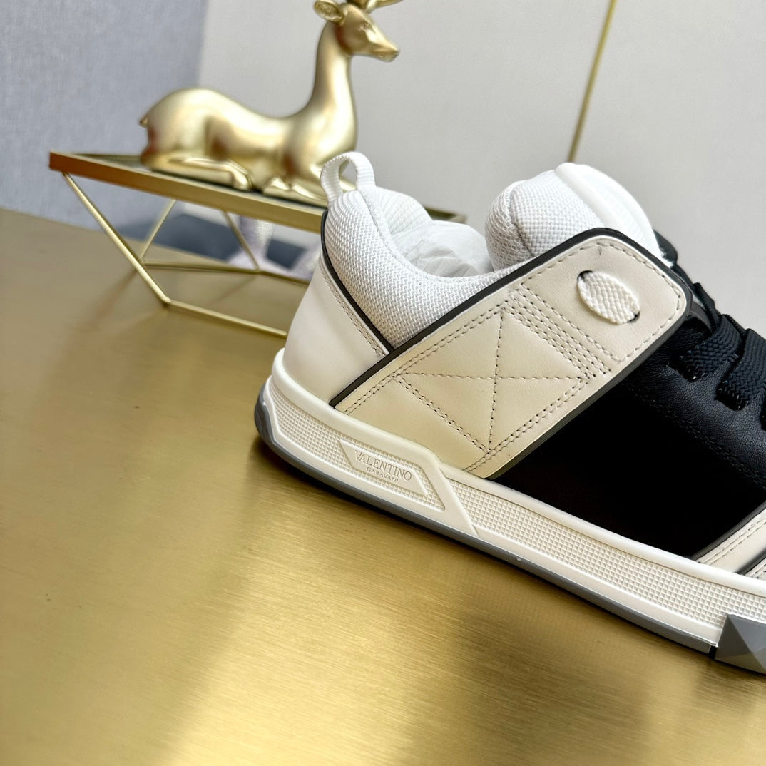 One Stud Sneaker Garavani Calfskin Fabric Black White