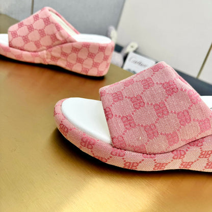 WEDGE SANDALS IN PINK MONOGRAM JACQUARD FABRIC