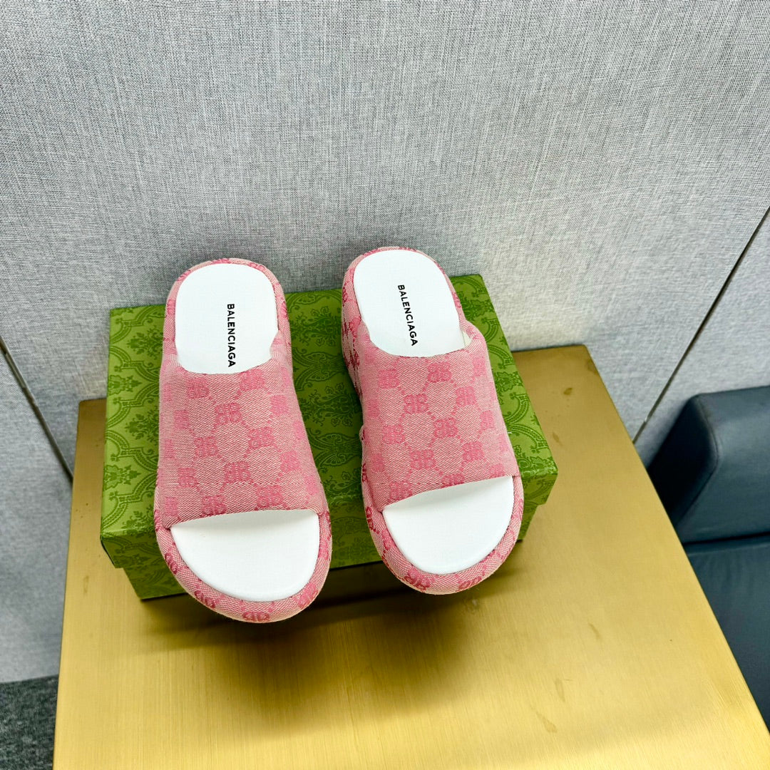 WEDGE SANDALS IN PINK MONOGRAM JACQUARD FABRIC