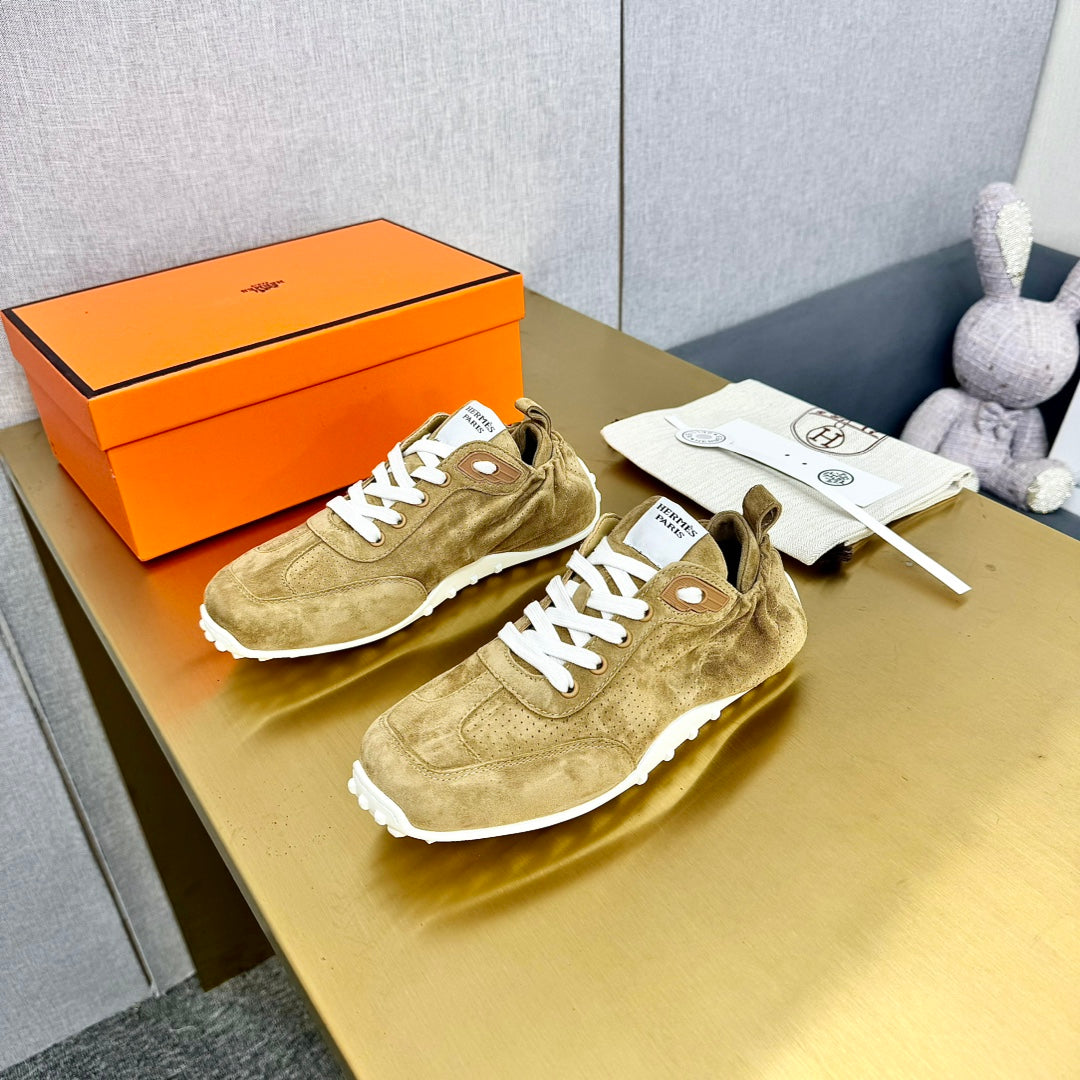 SKATEBOARD SHOES LIGHT BROWN SUEDE