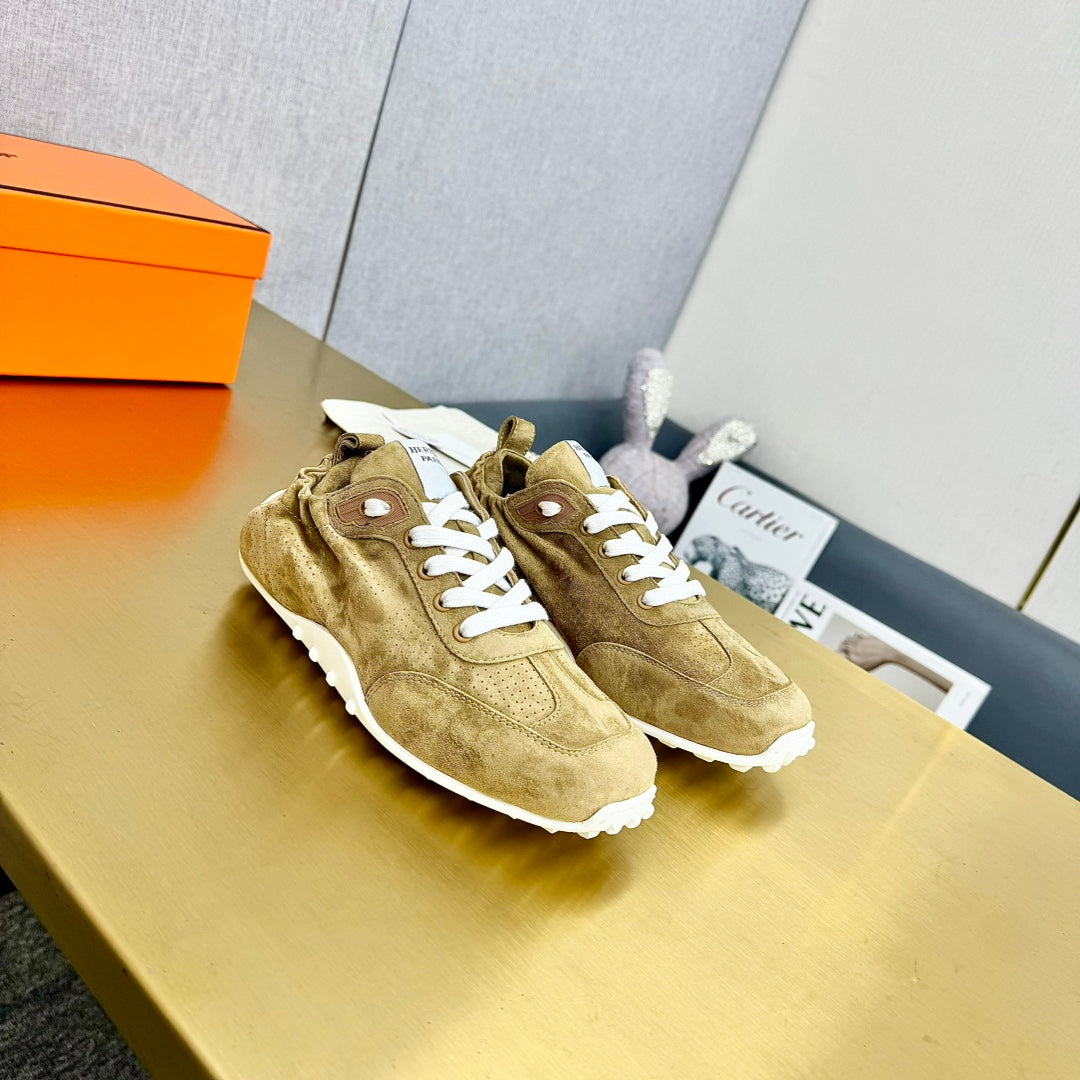 SKATEBOARD SHOES LIGHT BROWN SUEDE