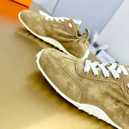 SKATEBOARD SHOES LIGHT BROWN SUEDE