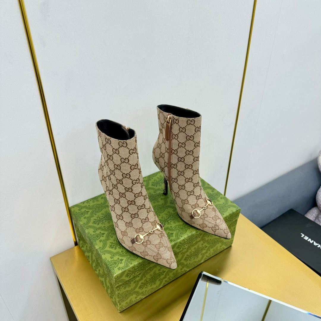 GG HORSEBIT ANKLE BOOT IN TAN BEIGE MONOGRAM CANVAS