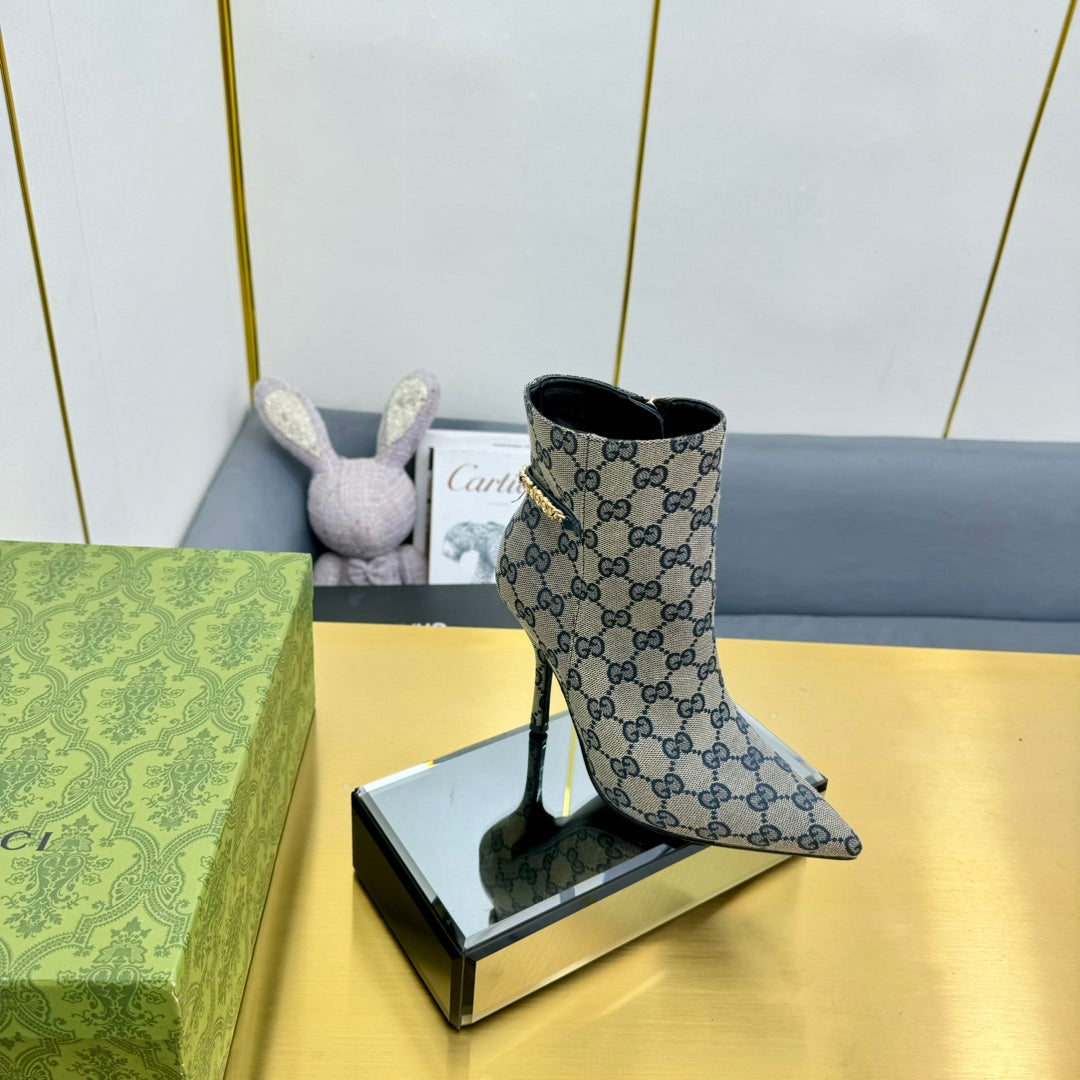 GG SIGNORIA ANKLE BOOT IN PALE GRAY MONOGRAM CANVAS