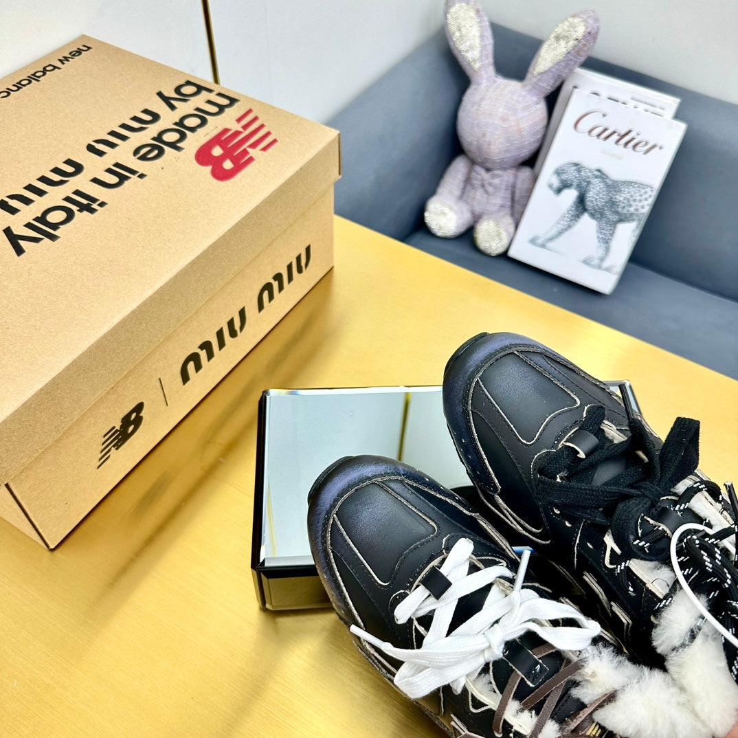 MIUXNB 530 SNEAKERS IN BLACK CALFSKIN SHEARLING