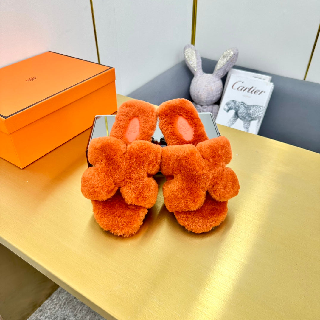 0RAN SHEARLING SANDALS SALAMANDER ORANGE