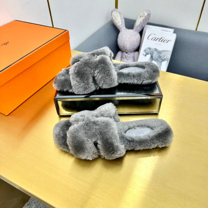 ORAN SHEARLING SANDALS SMOKE GRAY
