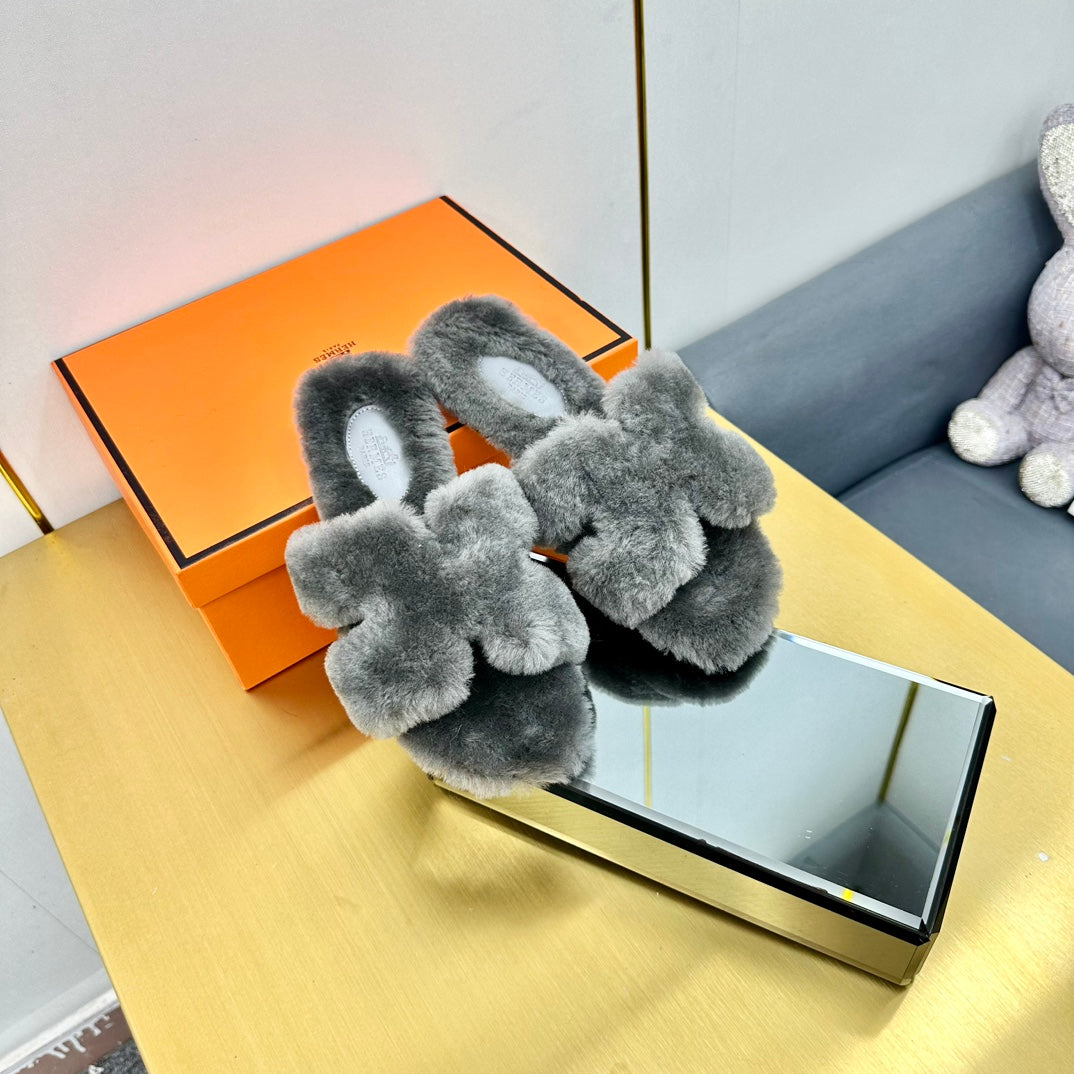 ORAN SHEARLING SANDALS SMOKE GRAY