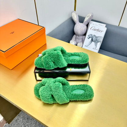 ORAN SHEARLING SANDALS EMERALD GREEN