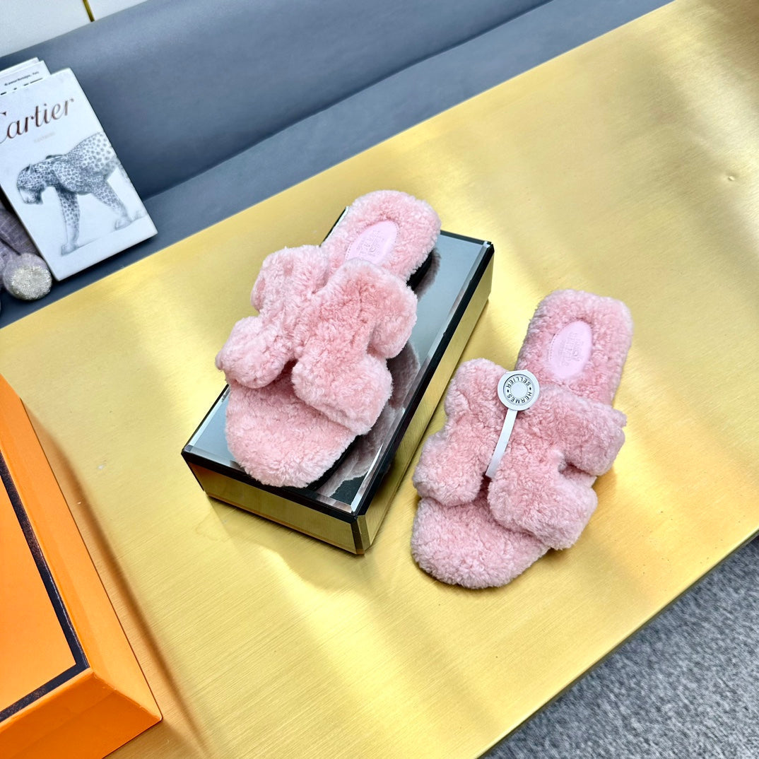 ORAN SHEARLING SANDALS BABY PINK
