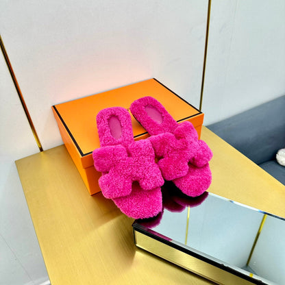 ORAN SHEARLING SANDALS BRIGHT PINK