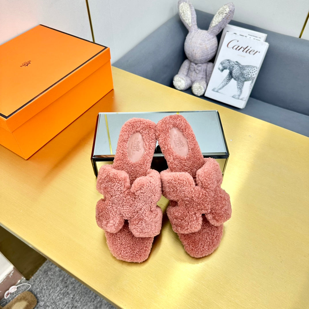 0RAN SHEARLING SANDALS PUNCH PINK