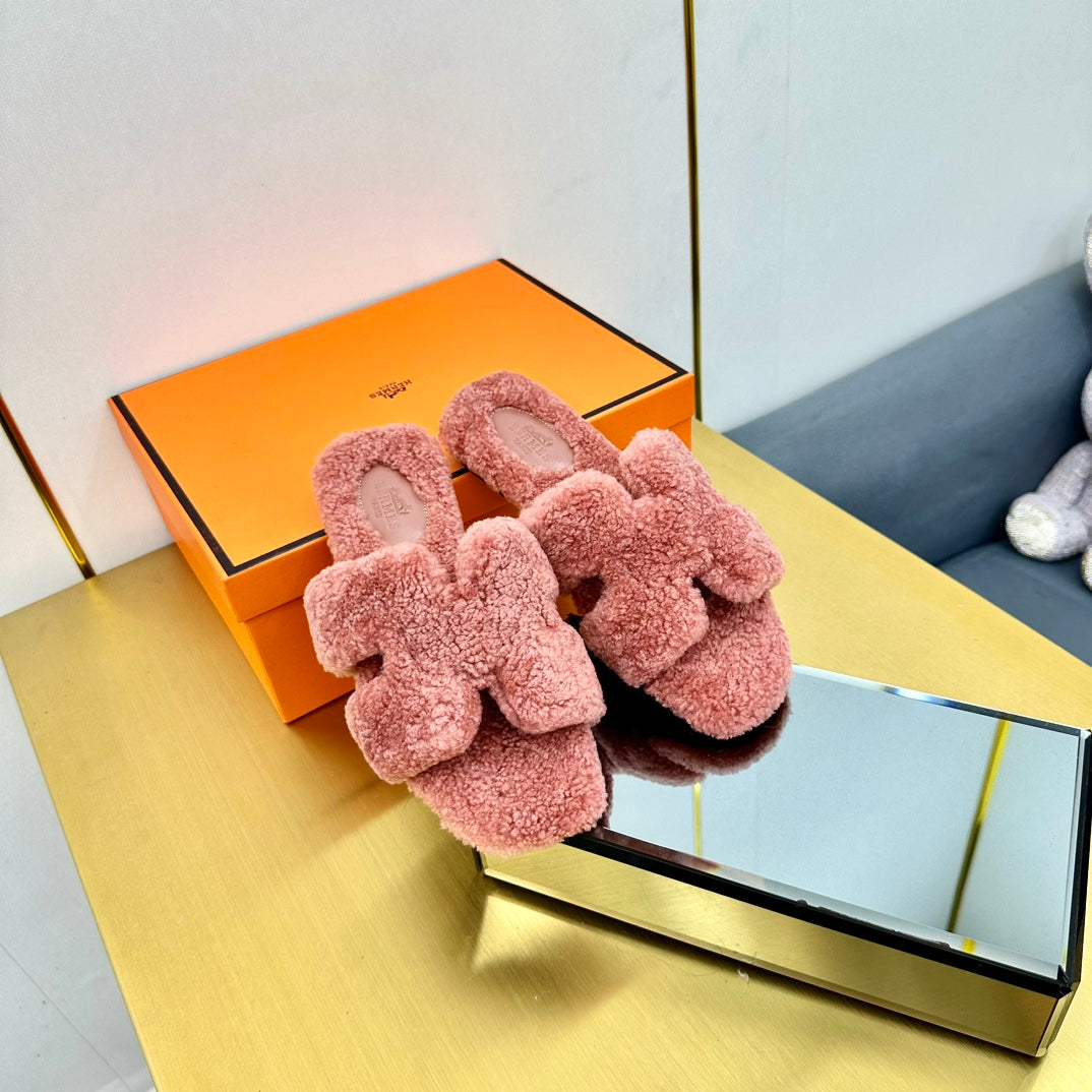 0RAN SHEARLING SANDALS PUNCH PINK