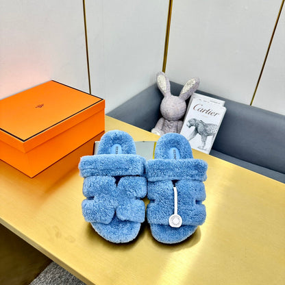 CHYPRE SANDAL IN OCEAN BLUE SHEARLING