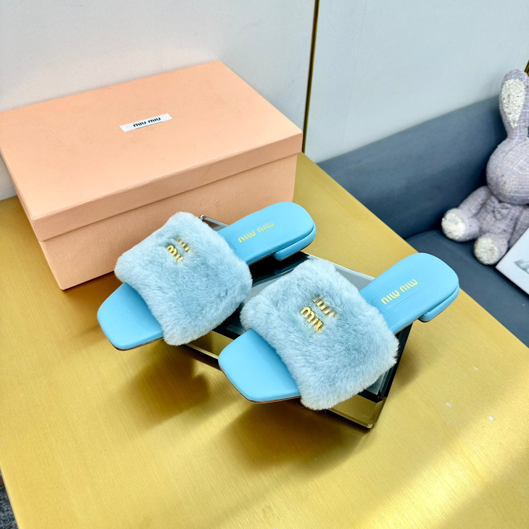 SKY BLUE SLIPPERS LAMB FUR