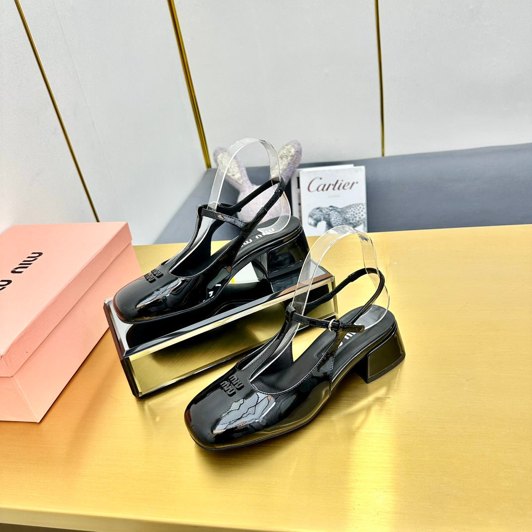 T-STRAPS SLINGBACK PUMPS IN BLACK GLOSSY LAMBSKIN