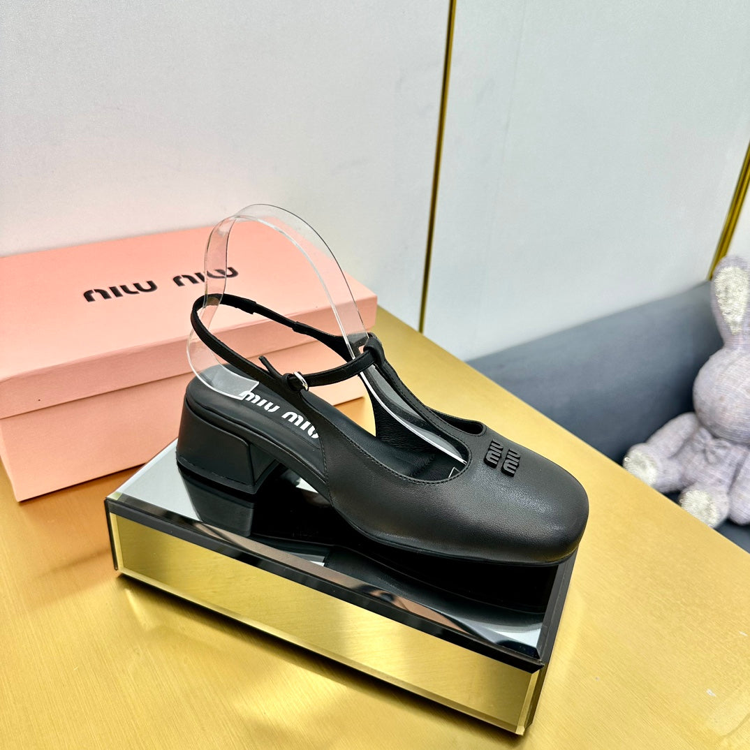 T-STRAPS SLINGBACK PUMPS IN BLACK SMOOTH LAMBSKIN