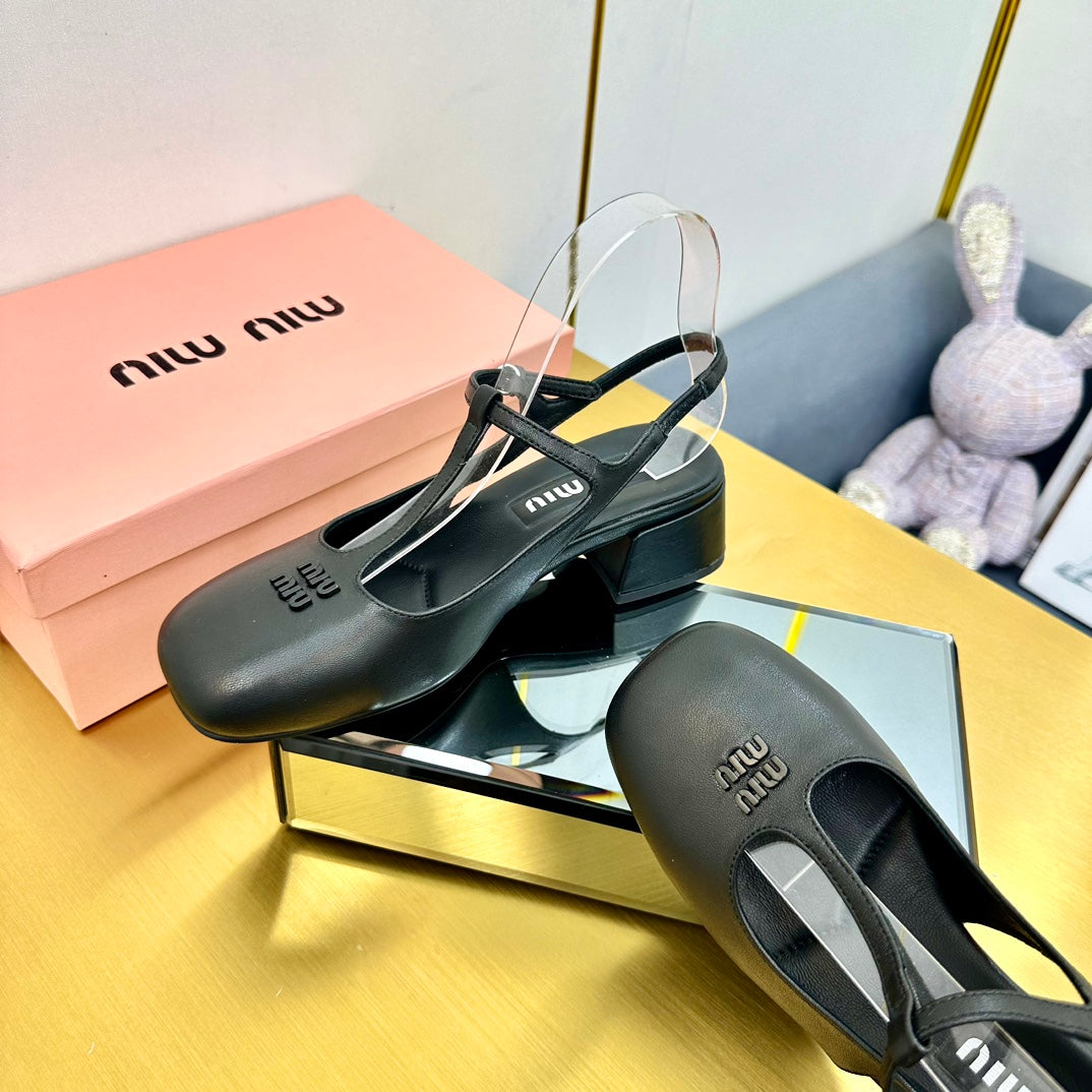 T-STRAPS SLINGBACK PUMPS IN BLACK SMOOTH LAMBSKIN