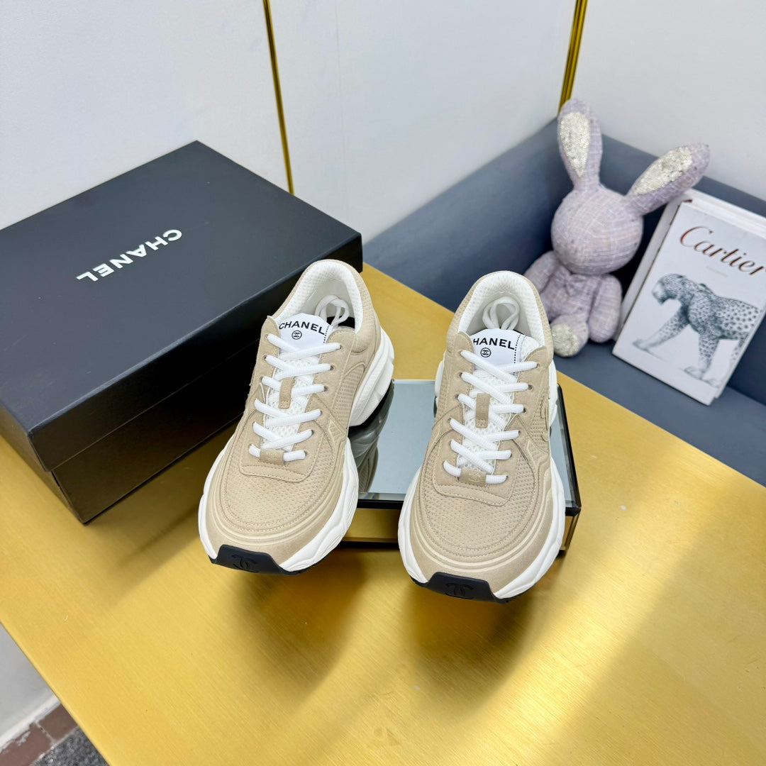 DAD SNEAKER IN TUSCAN BEIGE SUEDE AND BREATHABLE MESH