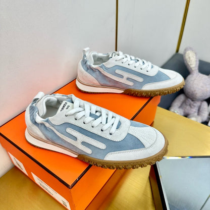 JET SNEAKER IN PALE GRAY MIX SAPPHIRE BLUE SUEDE