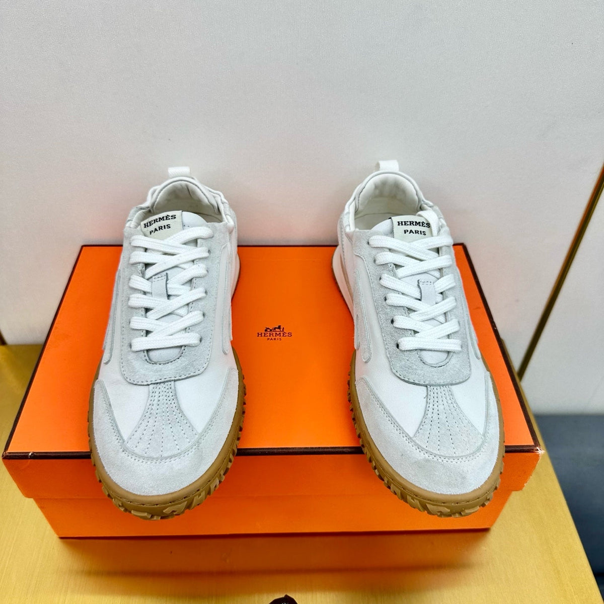 JET SNEAKER IN PALE GRAY SUEDE MIX WHITE CALFSKIN