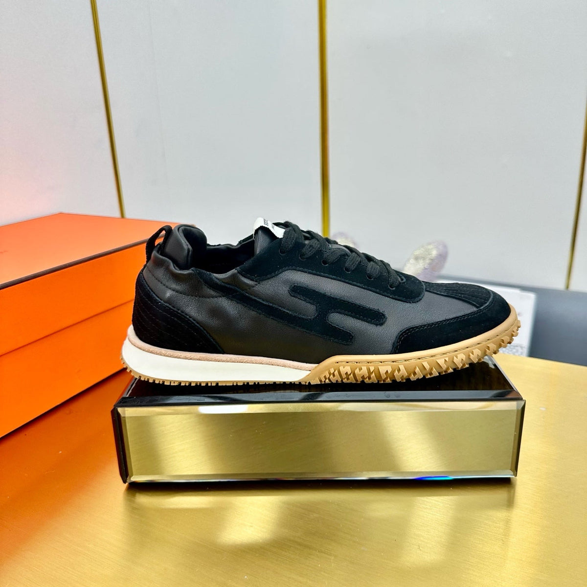 JET SNEAKER IN BLACK CALFSKIN AND SUEDE