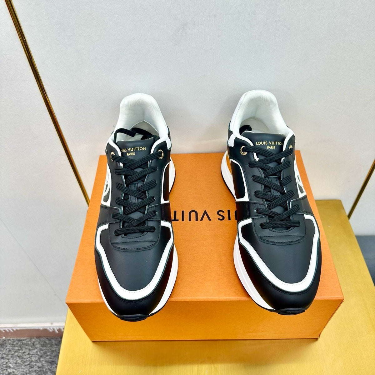 NEO RUN AWAY SNEAKER IN BLACK MIX WHITE CALFSKIN