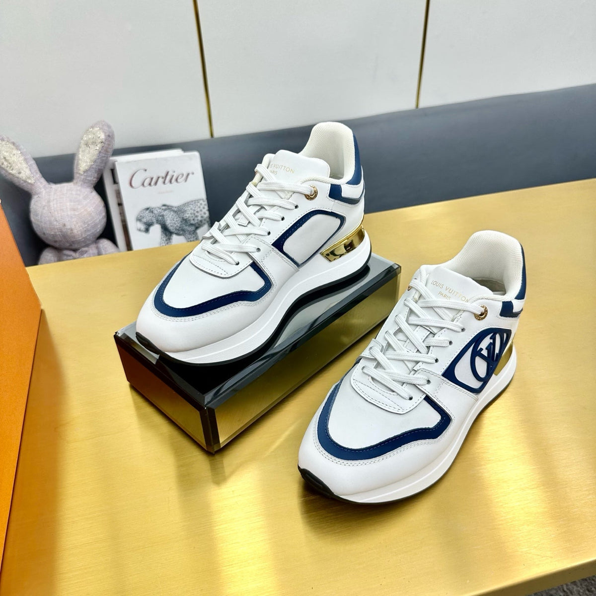 NEO RUN AWAY SNEAKER IN WHITE MIX COBALT BLUE CALFSKIN