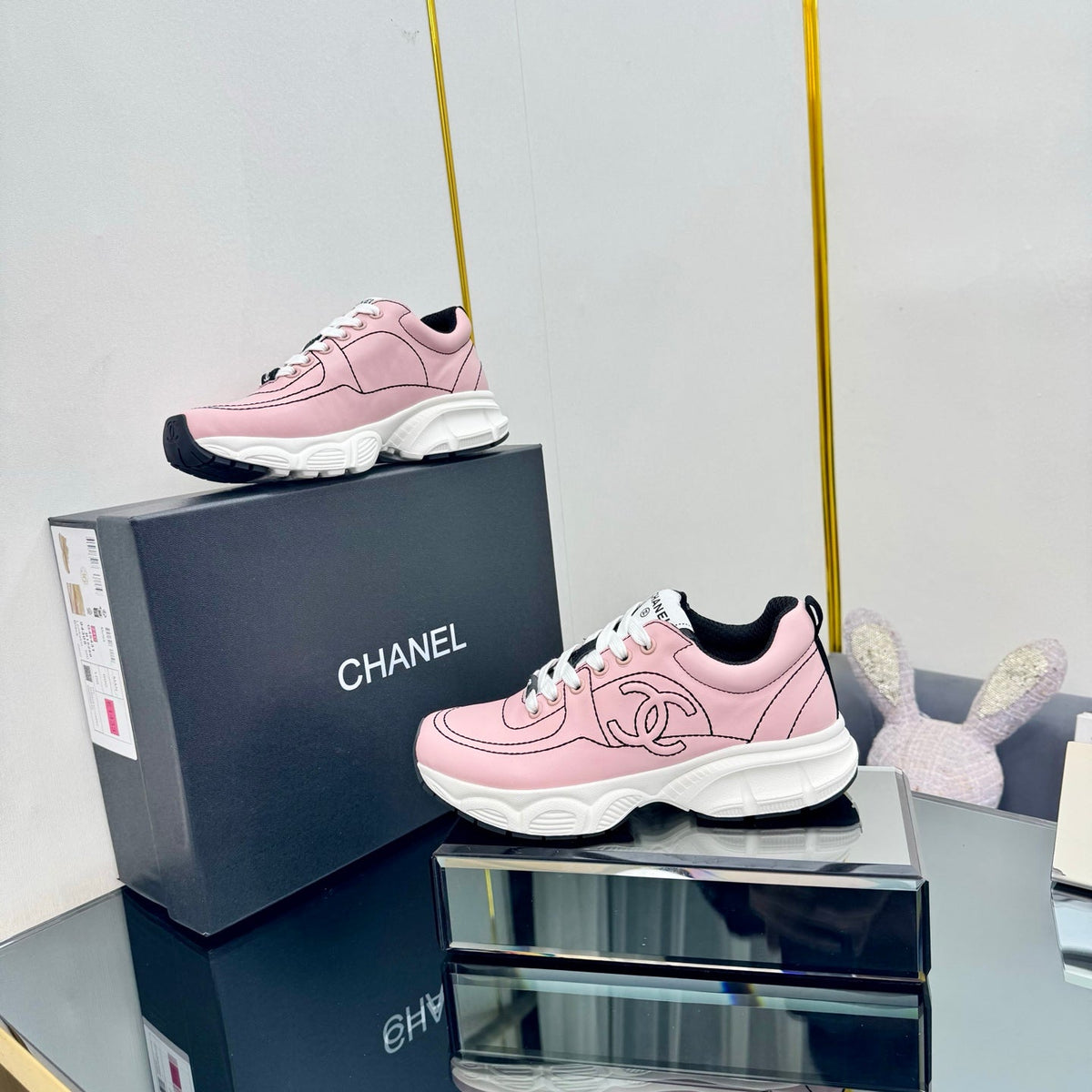 TRAINERS SNEAKER IN LIGHT PINK CALFSKIN WITH BLACK EMBROIDERED