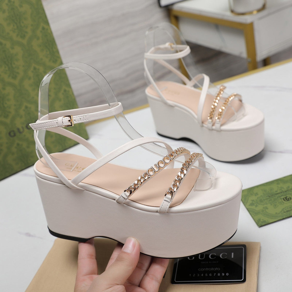 WEDGE PLATFORM IN WHITE SHEEPSKIN