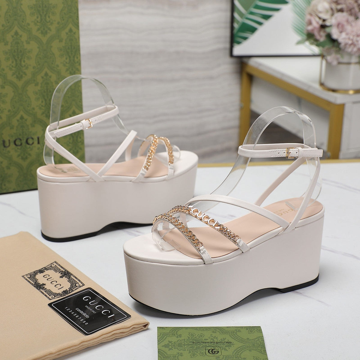 WEDGE PLATFORM IN WHITE SHEEPSKIN