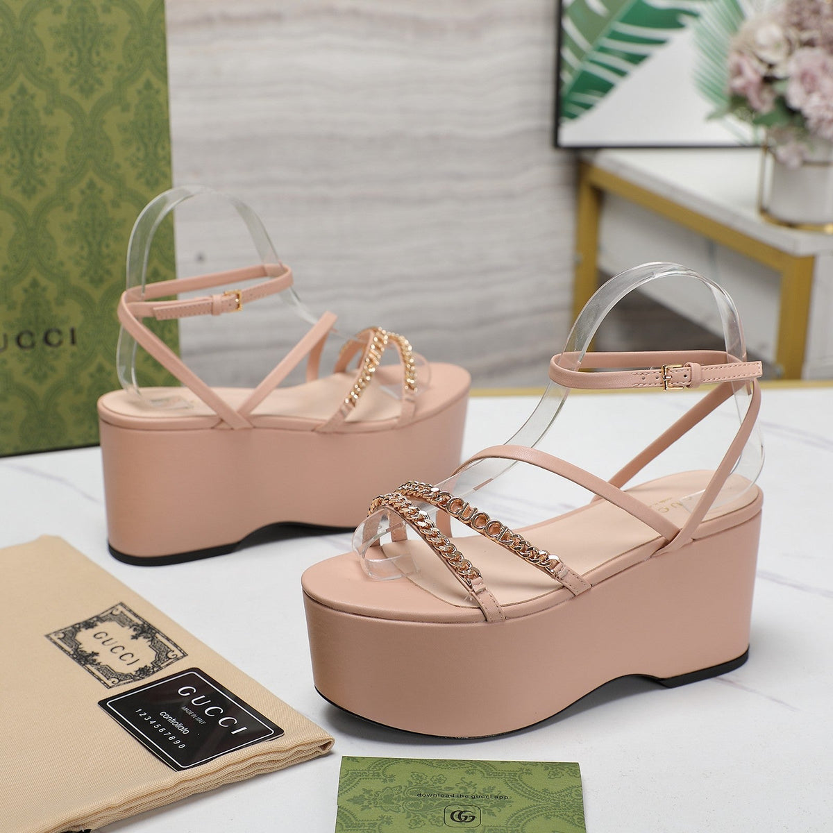 WEDGE PLATFORM IN LIGHT PINK SHEEPSKIN