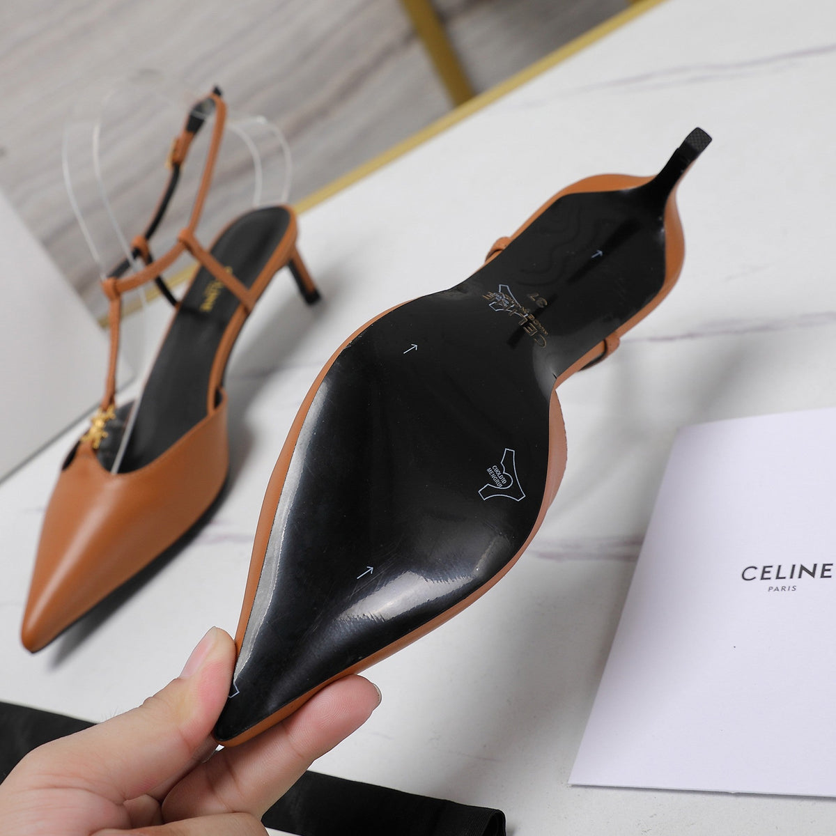 HIGH 5 CM SLINGBACK IN CINNAMON BROWN CALFSKIN WITH GOLD LOGO