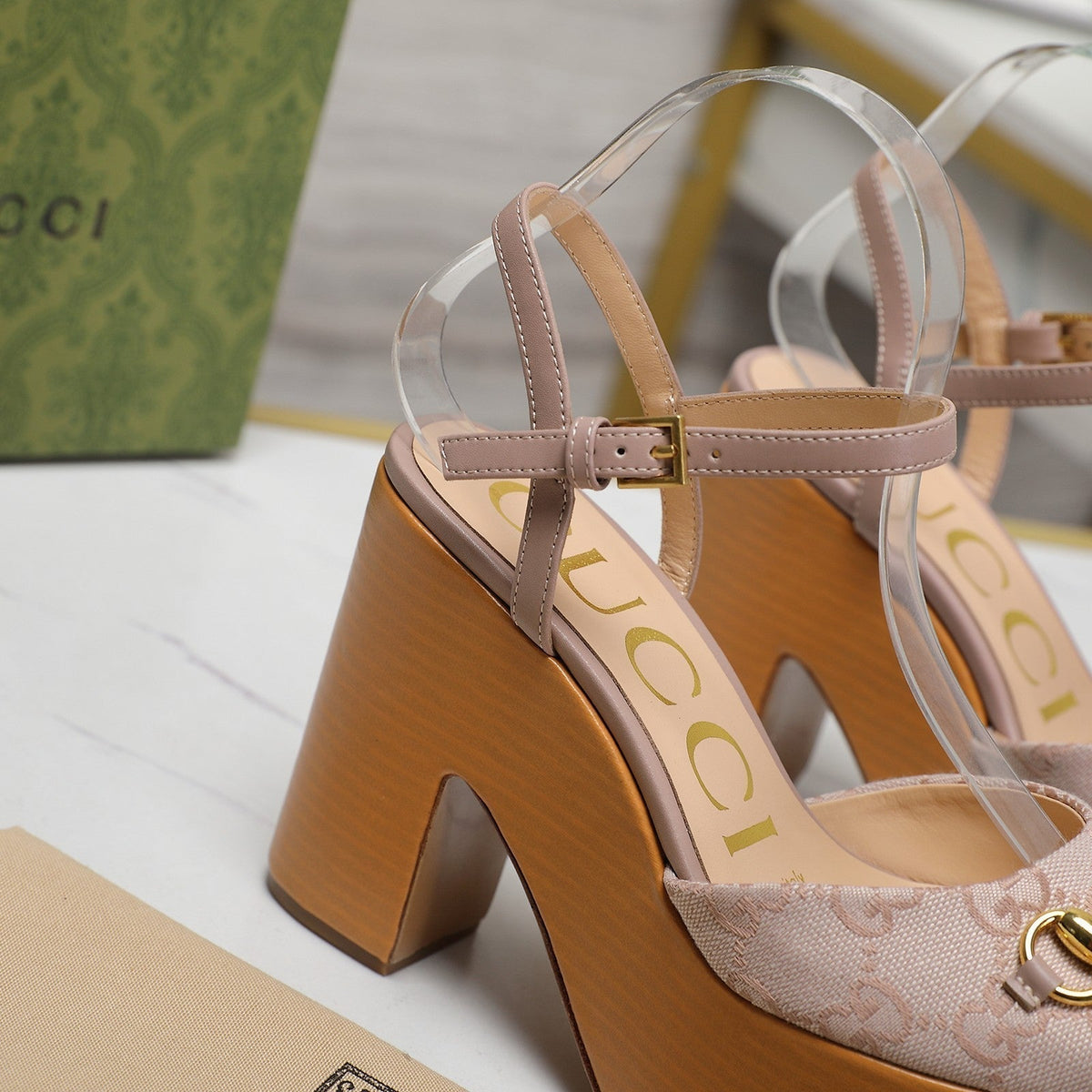 GG HORSEBIT WEDGE SANDAL IN LIGHT BEIGE MONOGRAM JACQUARD FABRIC AND SHEEPSKIN LINING