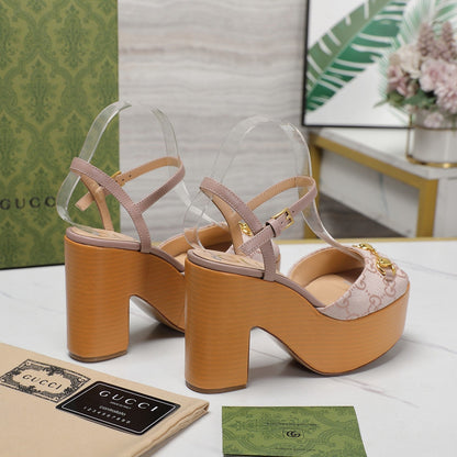 GG HORSEBIT WEDGE SANDAL IN LIGHT BEIGE MONOGRAM JACQUARD FABRIC AND SHEEPSKIN LINING