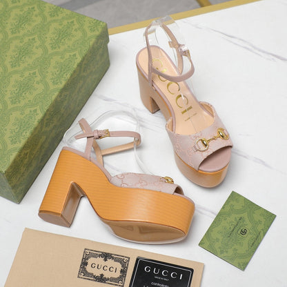 GG HORSEBIT WEDGE SANDAL IN LIGHT BEIGE MONOGRAM JACQUARD FABRIC AND SHEEPSKIN LINING