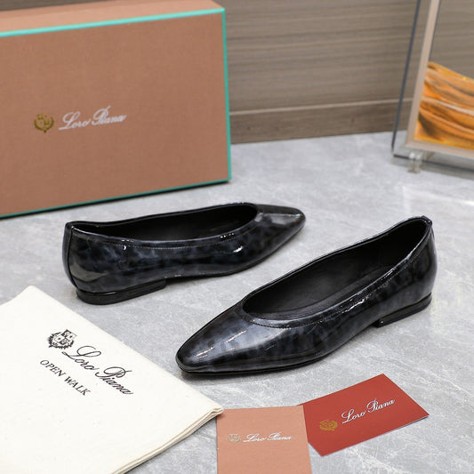 CLASSIC BALLET SHOES IN BLACK LEOPARD GLOSSY LEATHER