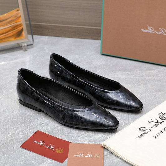 CLASSIC BALLET SHOES IN BLACK LEOPARD GLOSSY LEATHER