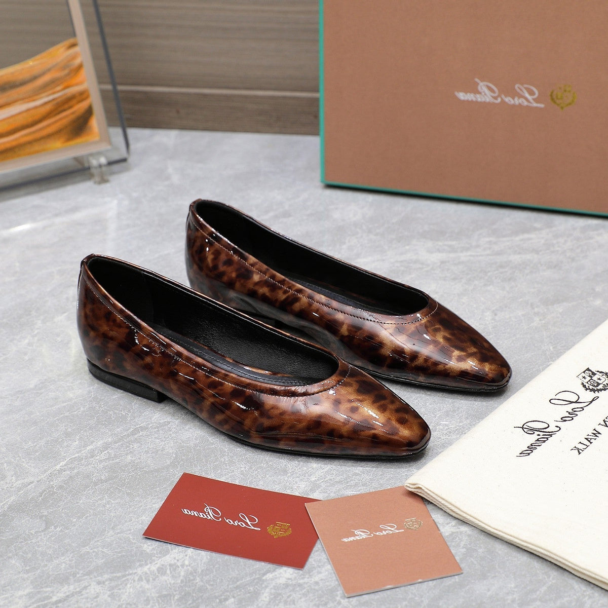 CLASSIC BALLET SHOES IN LEOPARD PRINT GLOSSY LEATHER