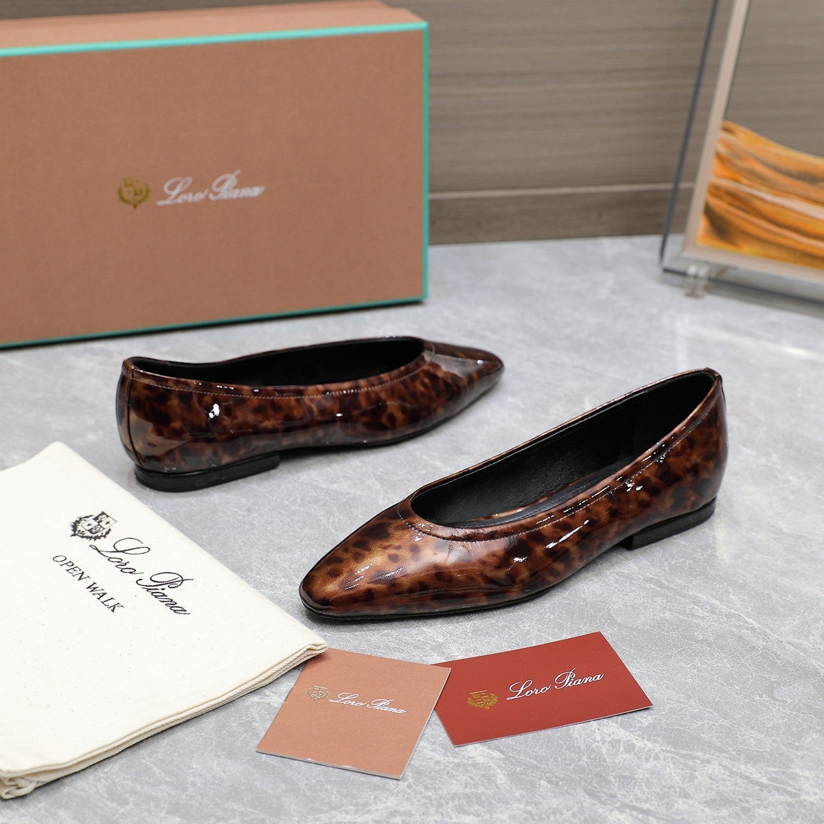 CLASSIC BALLET SHOES IN LEOPARD PRINT GLOSSY LEATHER