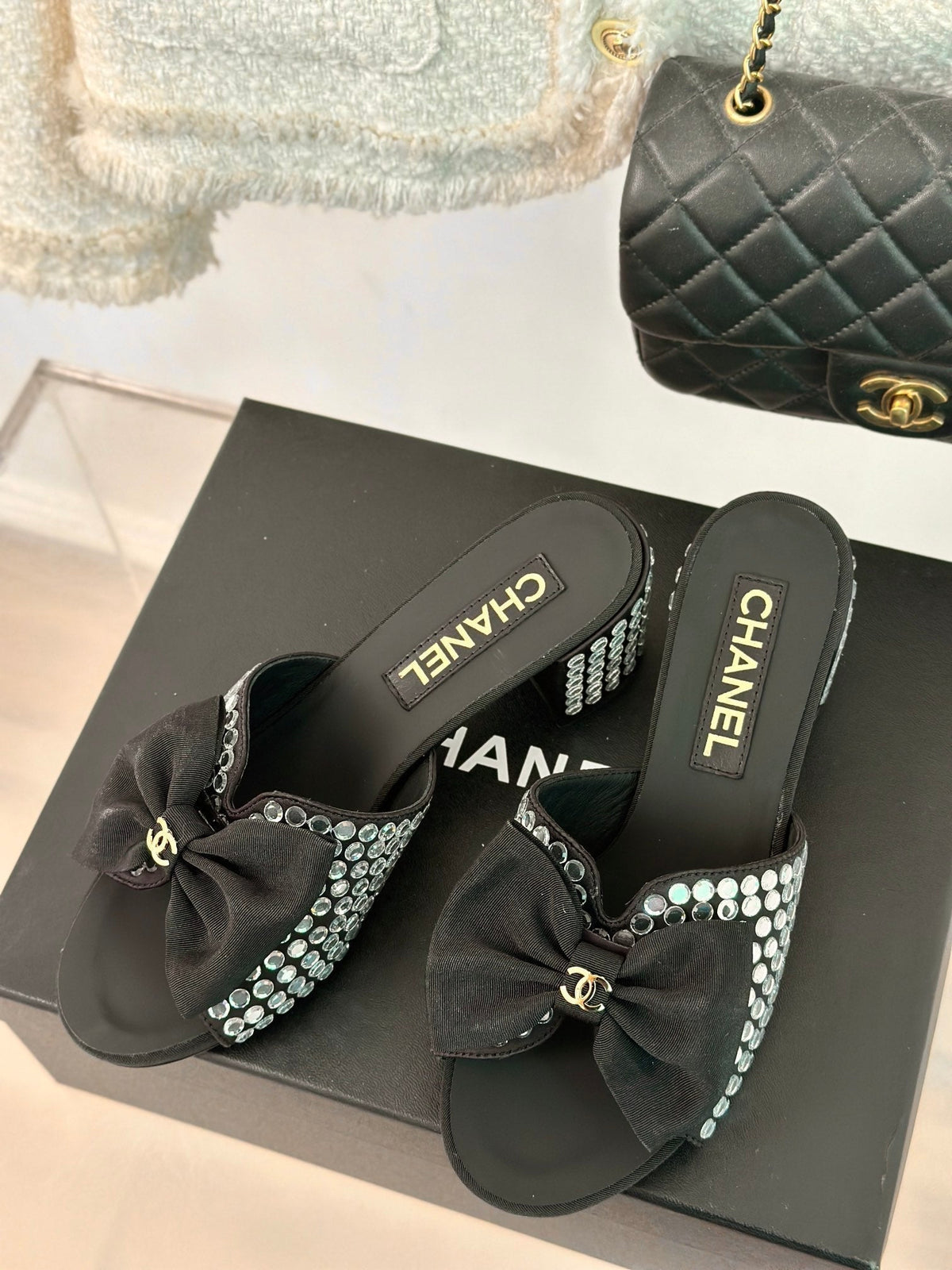 BLOCK HEEL MULE WITH WHITE RHINESTONES IN BLACK LAMBSKIN