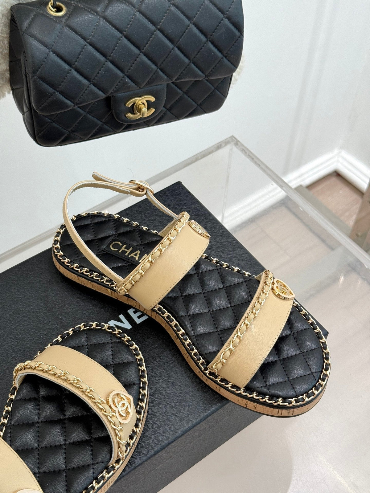 FLAT CHAIN HEART SANDAL IN BISQUE BEIGE LAMBSKIN