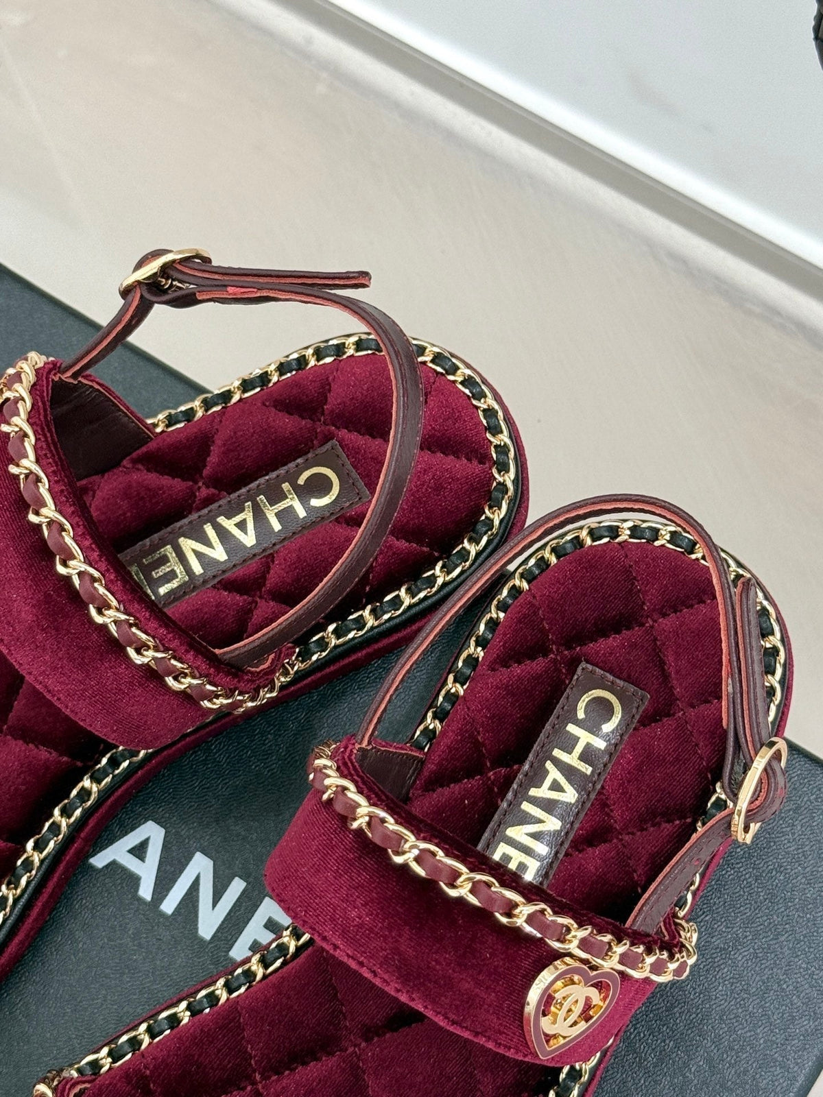 FLAT CHAIN HEART SANDAL IN PLUM PURPLE VELVET