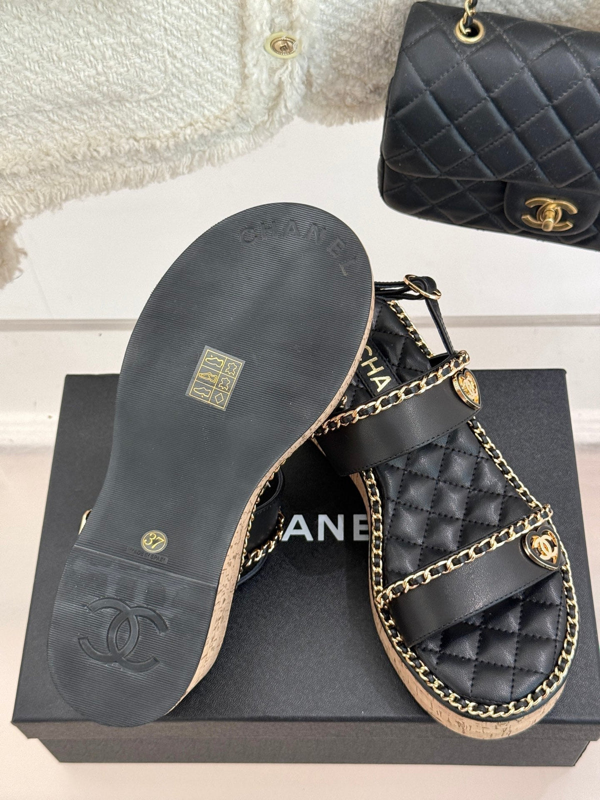 THICK-SOLED CHAIN HEART SANDAL IN BLACK LAMBSKIN
