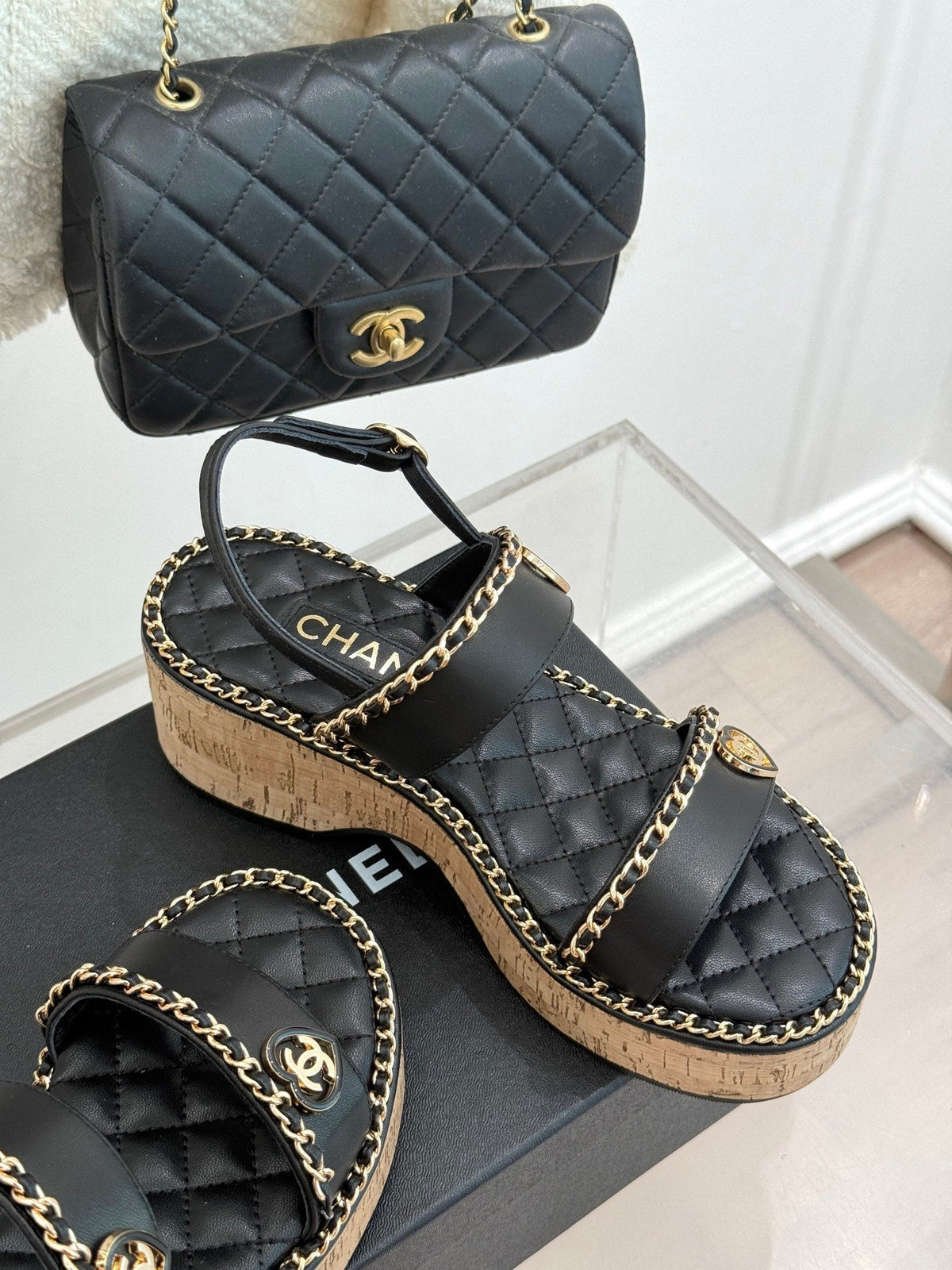 THICK-SOLED CHAIN HEART SANDAL IN BLACK LAMBSKIN