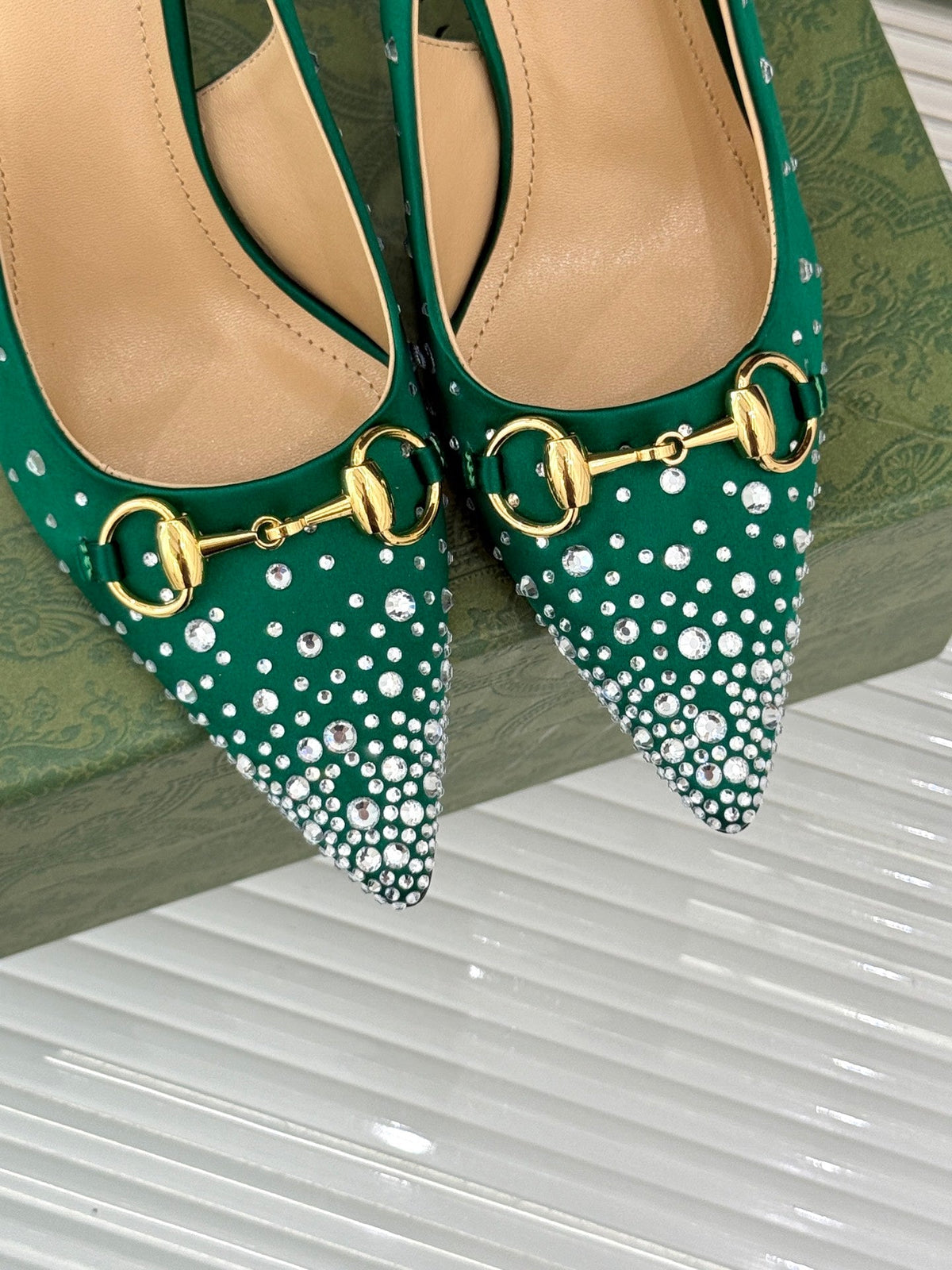 HIGH SLINGBACK 8.5 CM IN GREEN FABRIC WITH RHINESTONE EMBELLISHMENTS