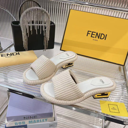 FENDI BAGUETTE SLIDES WOMEN IN BEIGE RAFFIA
