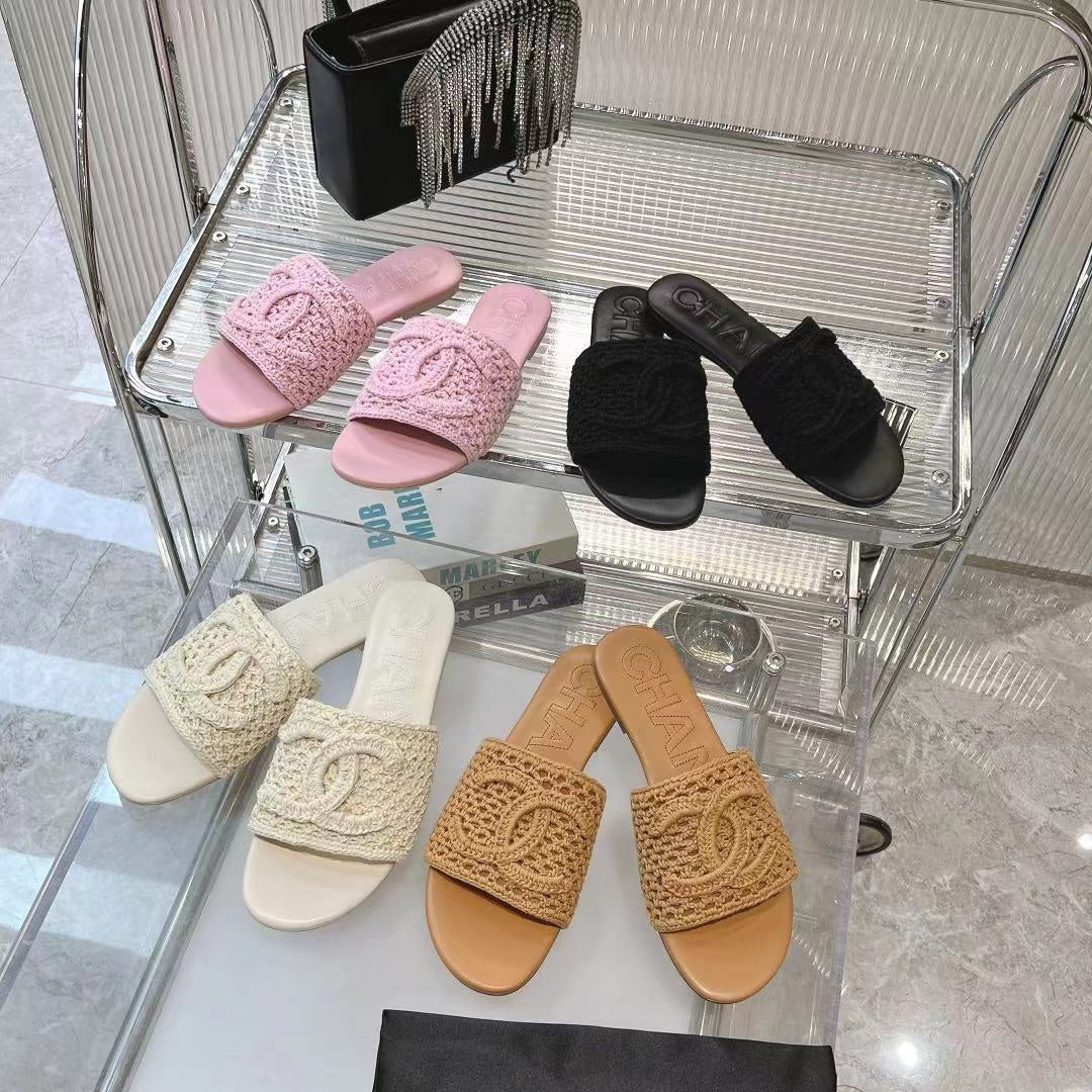 SLIPPERS LIGHT PINK SHEEPSKIN
