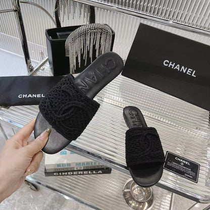SLIPPERS BLACK SHEEPSKIN