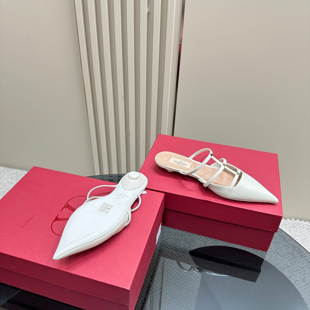 ROCKSTUD WISPY WHITE CALFSKIN MULE 20MM